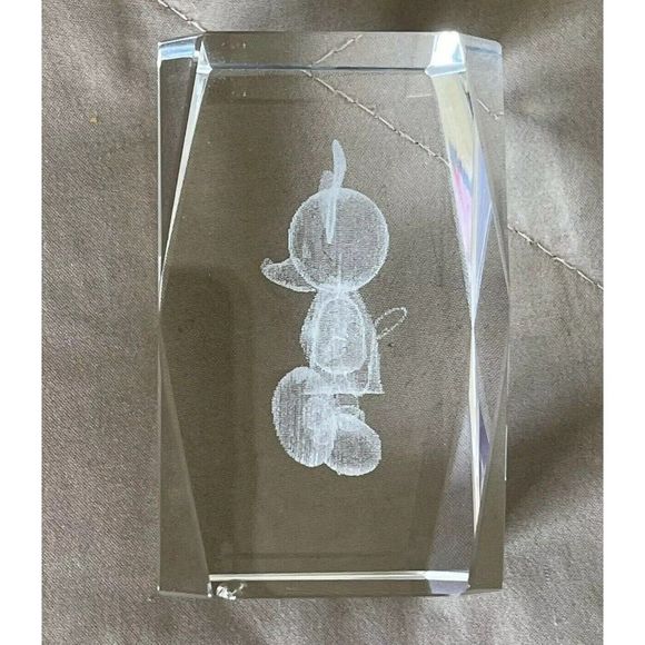Disneyland Collection Disney Mickey Mouse 3D Laser Etched Hologram Crystal Cube - Picture 4 of 12